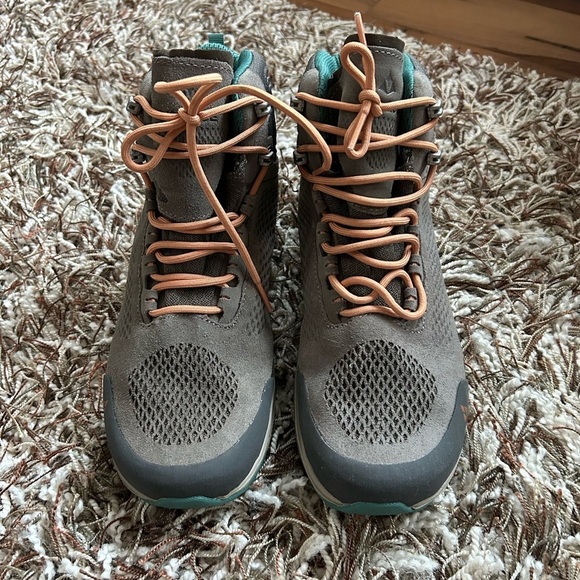 Vasque Hiking Boots Size 10 Tan - Picture 1 of 9